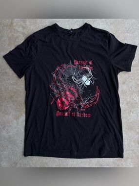 ROMWE Black Tee with Red and White Spider Web Graphic
